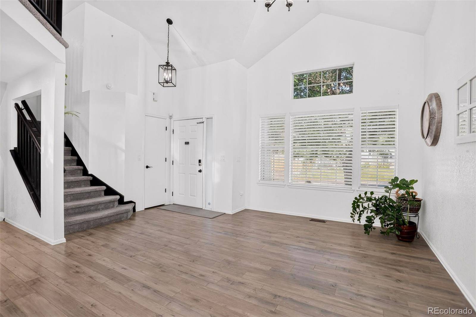 10026 Westside CIR, Littleton, CO 80125