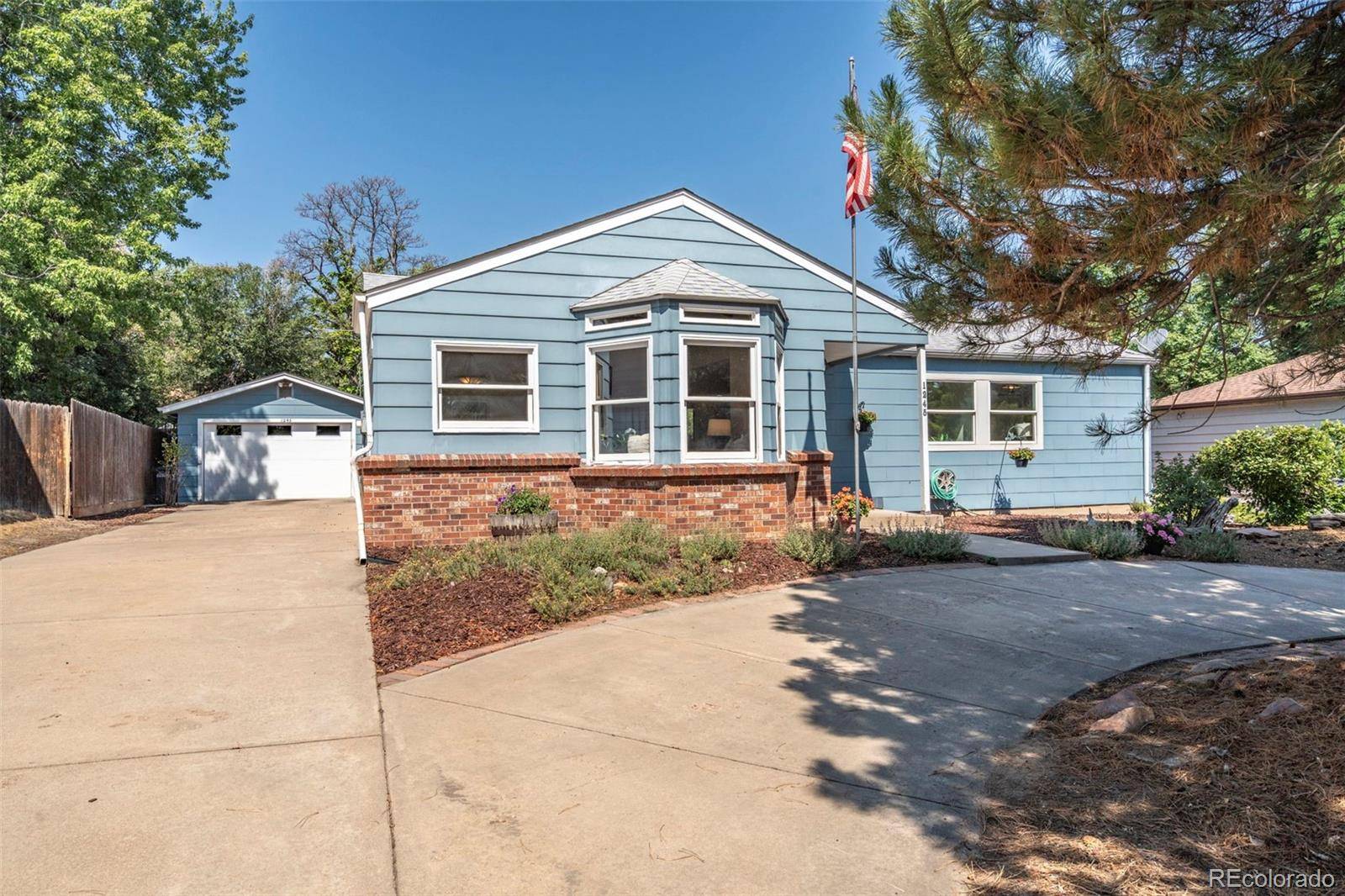 1245 S Grape ST, Denver, CO 80246
