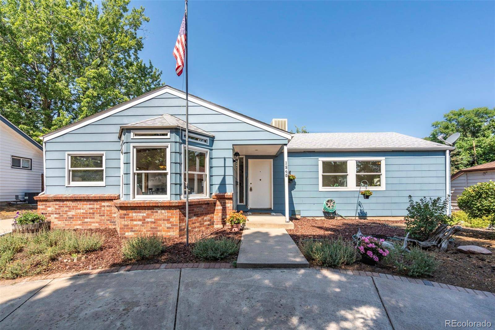 1245 S Grape ST, Denver, CO 80246