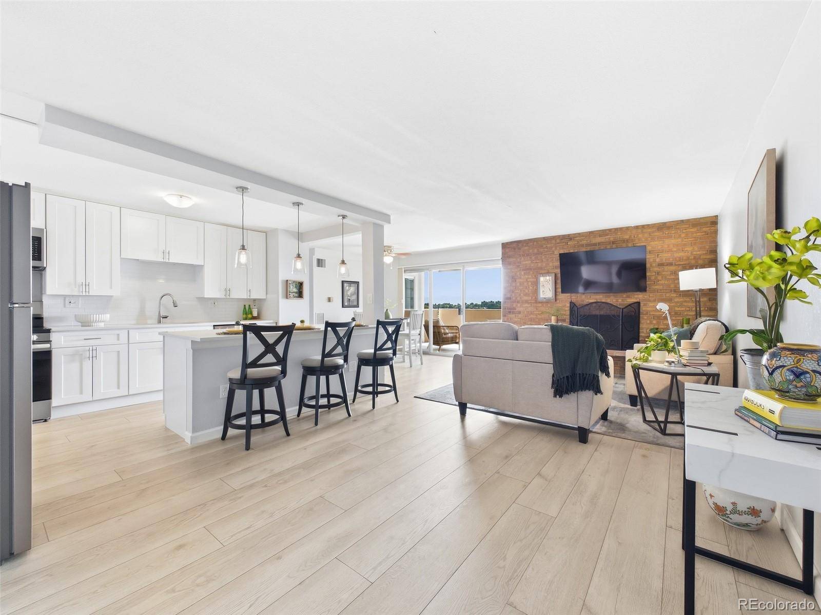 2 Adams ST #905, Denver, CO 80206