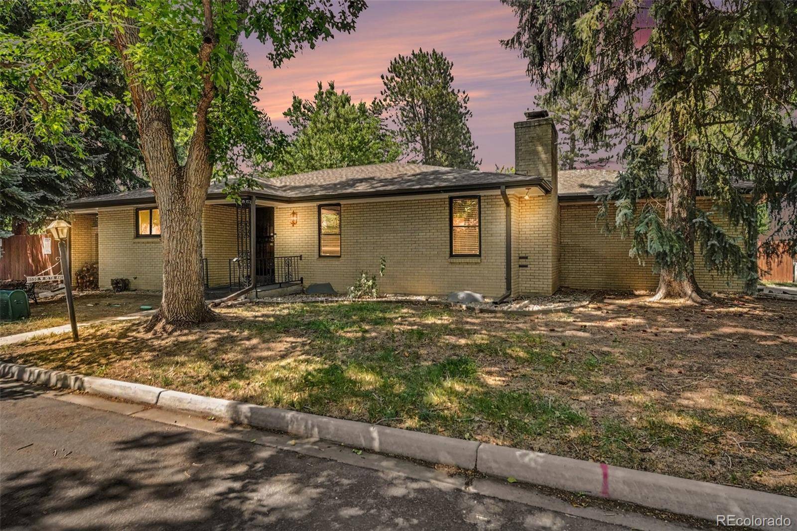 8550 W 10th AVE, Lakewood, CO 80215