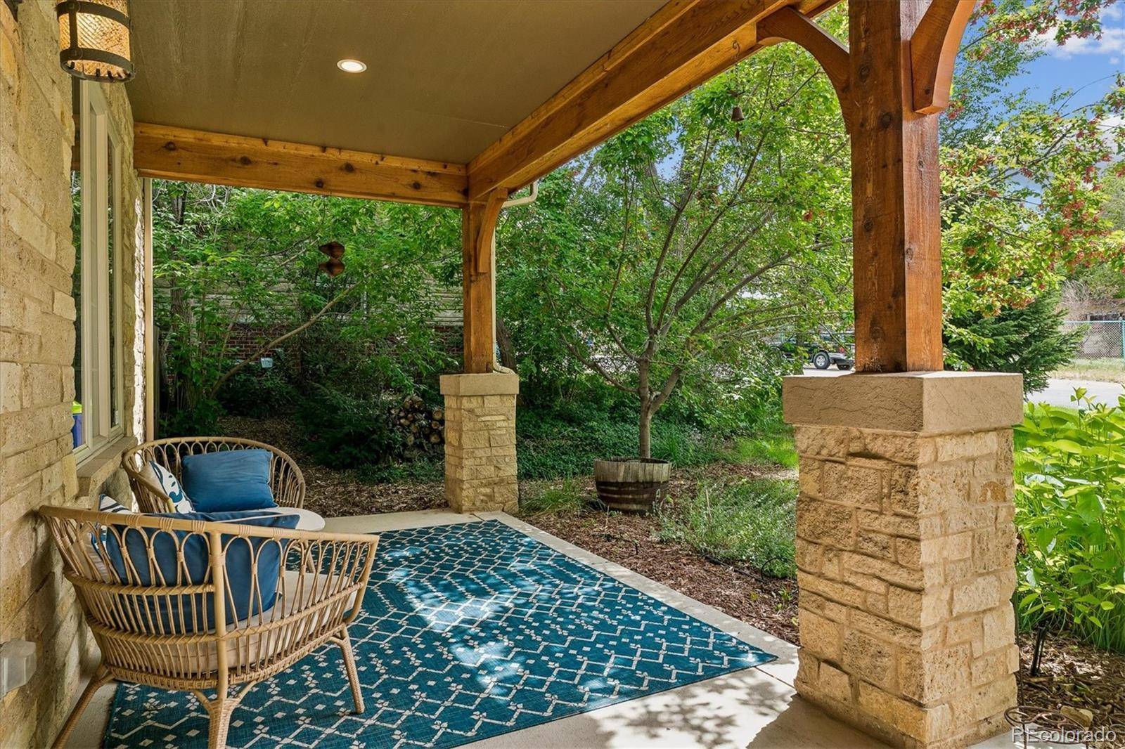 5518 S Foresthill ST, Littleton, CO 80120