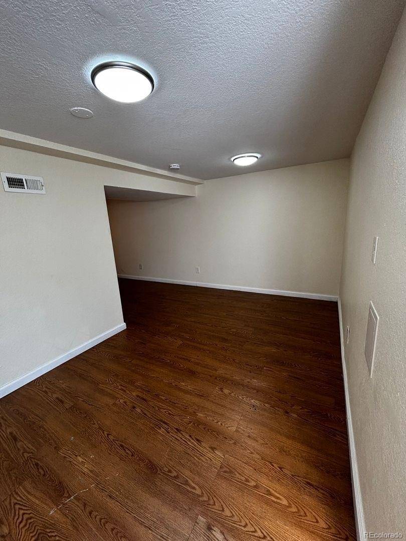 1165 Akron, Aurora, CO 80010