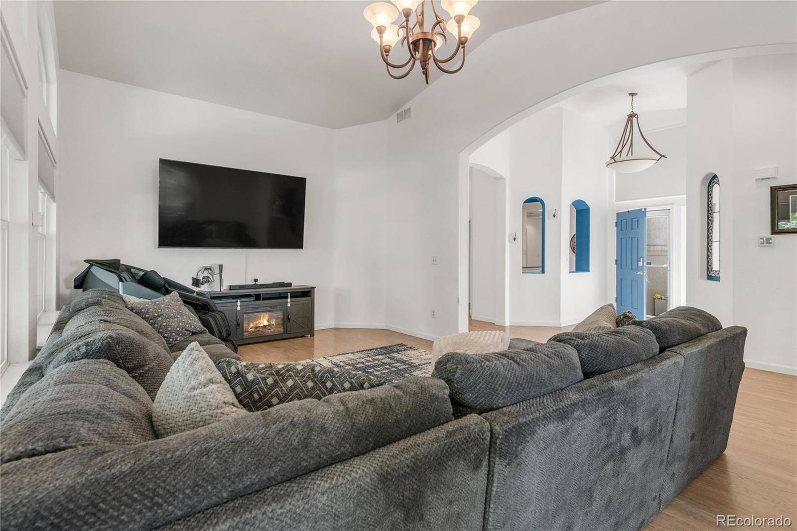 1510 S De Gaulle CIR, Aurora, CO 80018