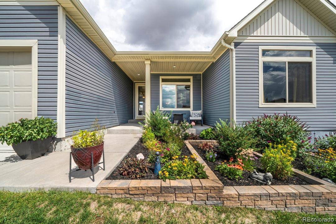 7413 Rim Bluff LN, Colorado Springs, CO 80927
