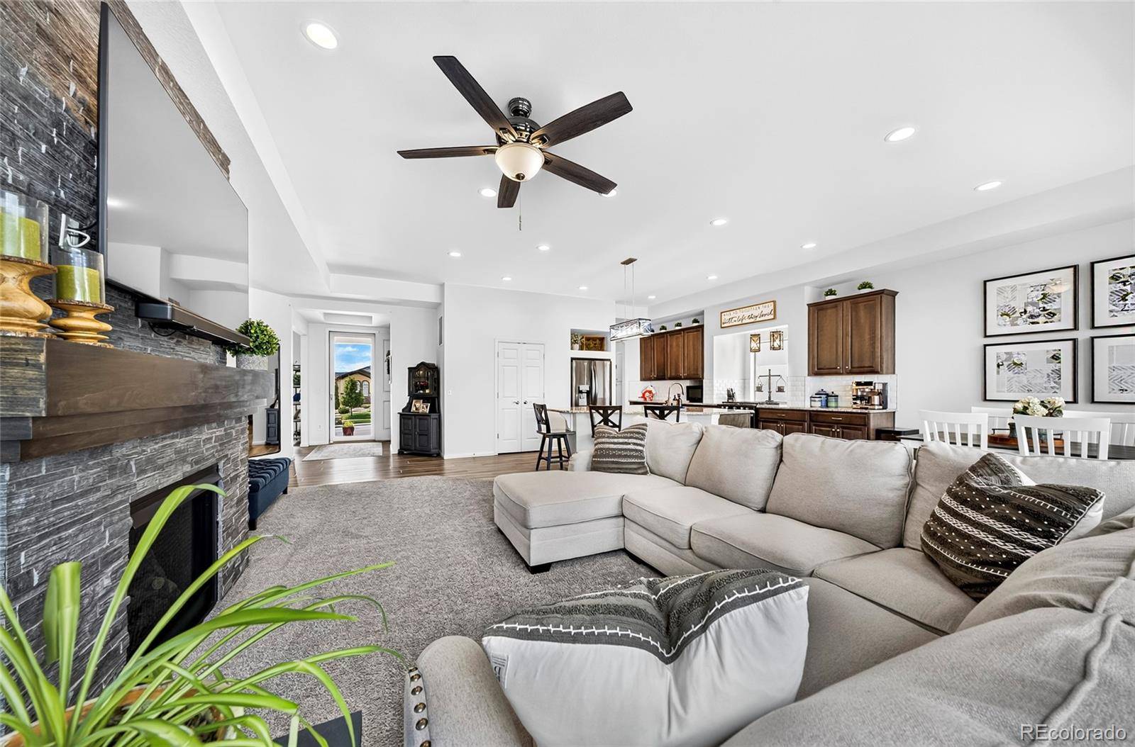 7413 Rim Bluff LN, Colorado Springs, CO 80927