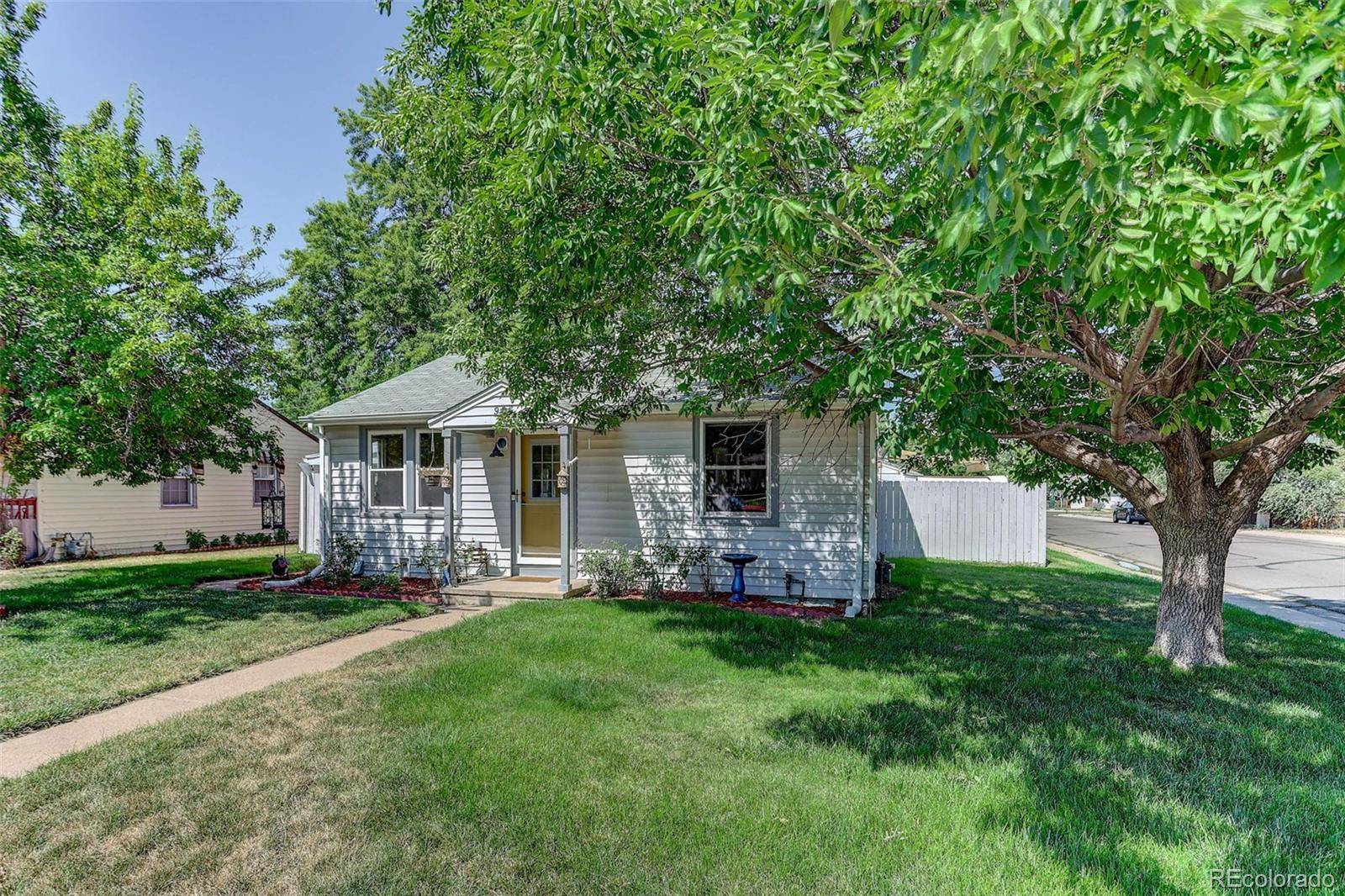 901 S Locust ST, Denver, CO 80224