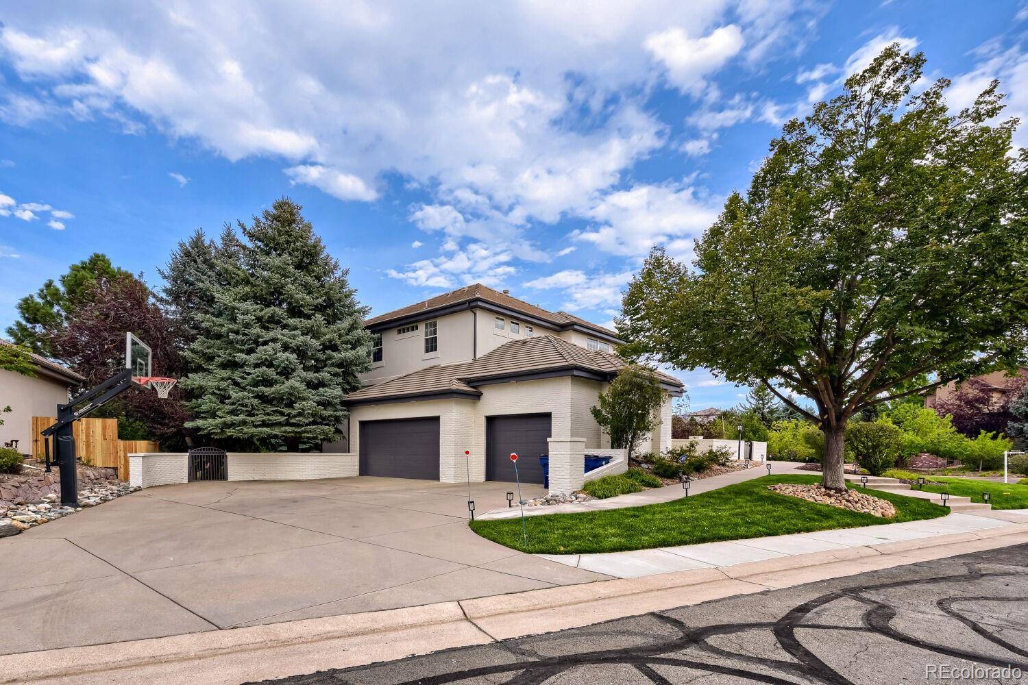 9368 S Silent Hills DR, Lone Tree, CO 80124