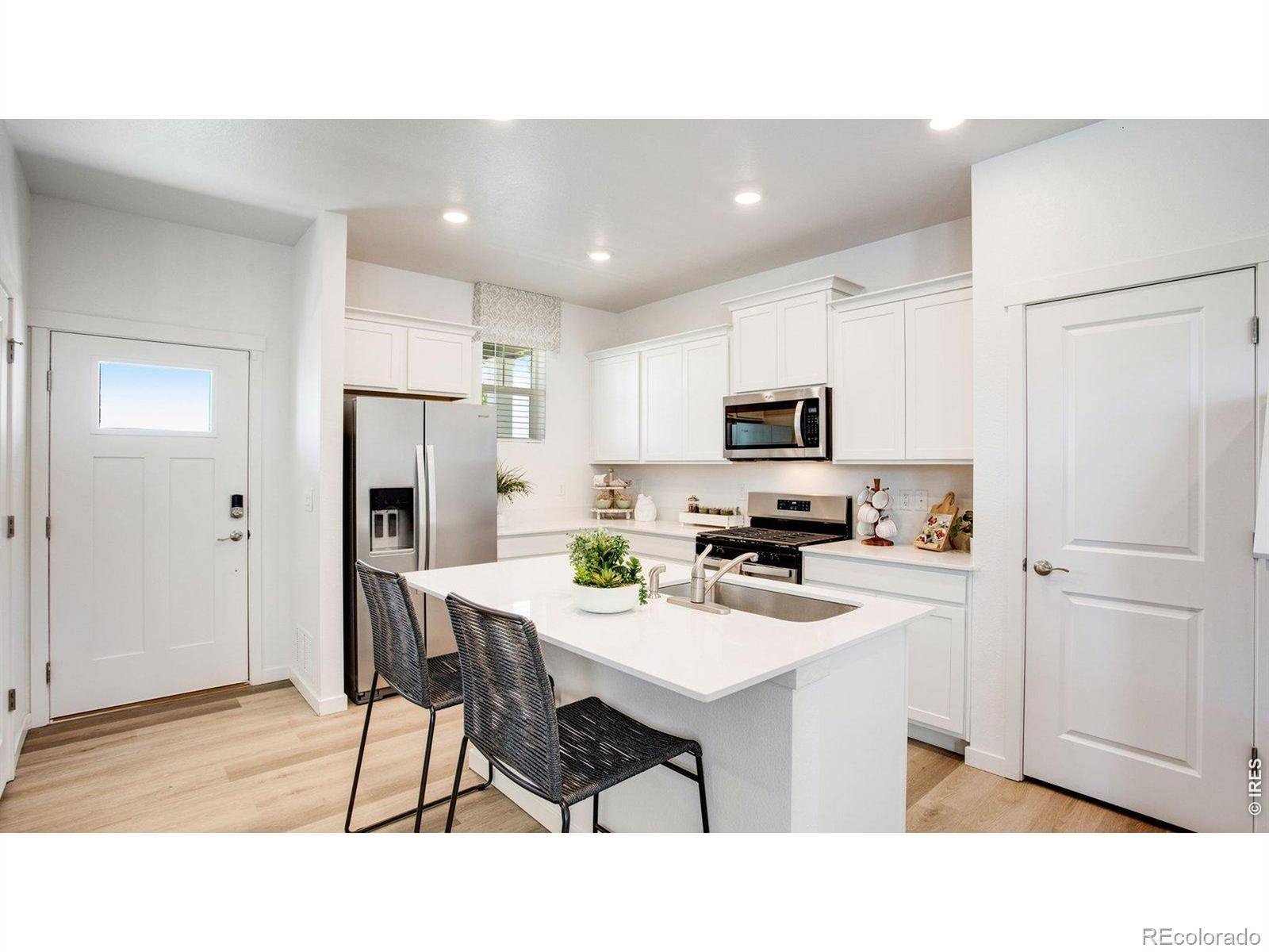 930 Red Star LN, Johnstown, CO 80534