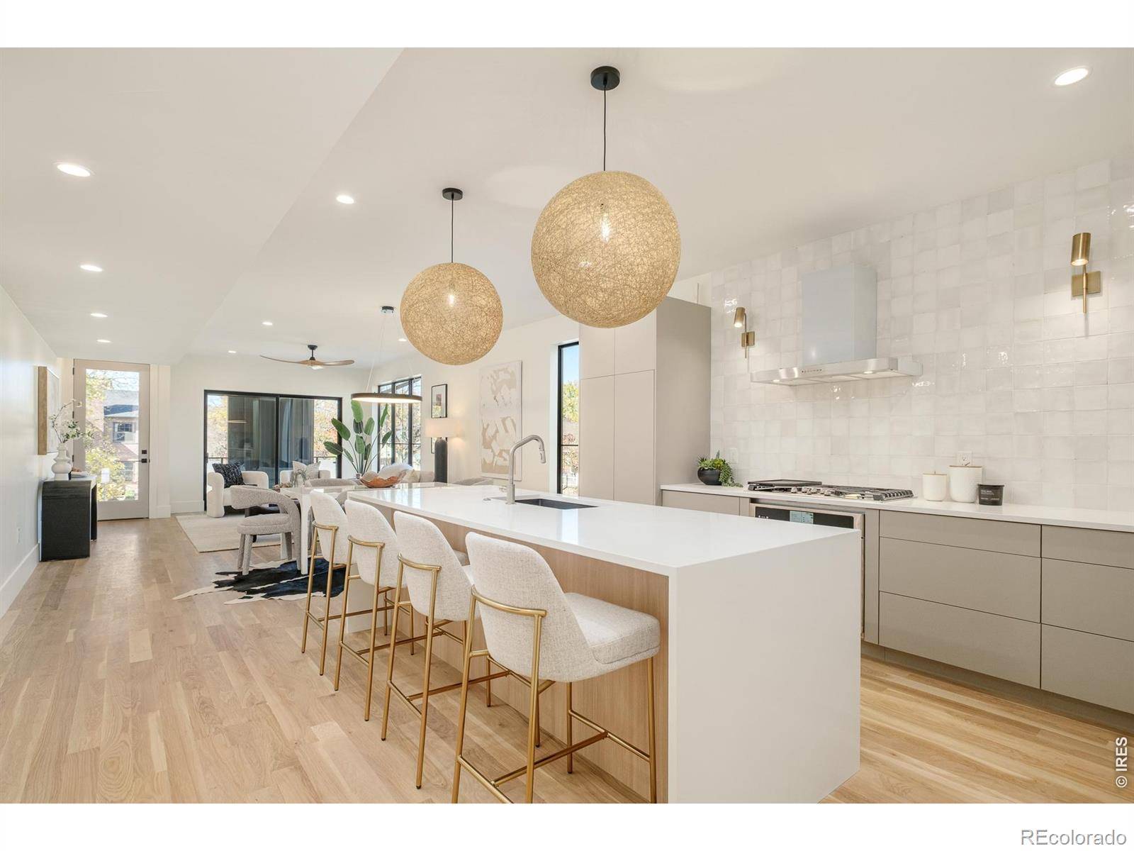570 Cook ST, Denver, CO 80206