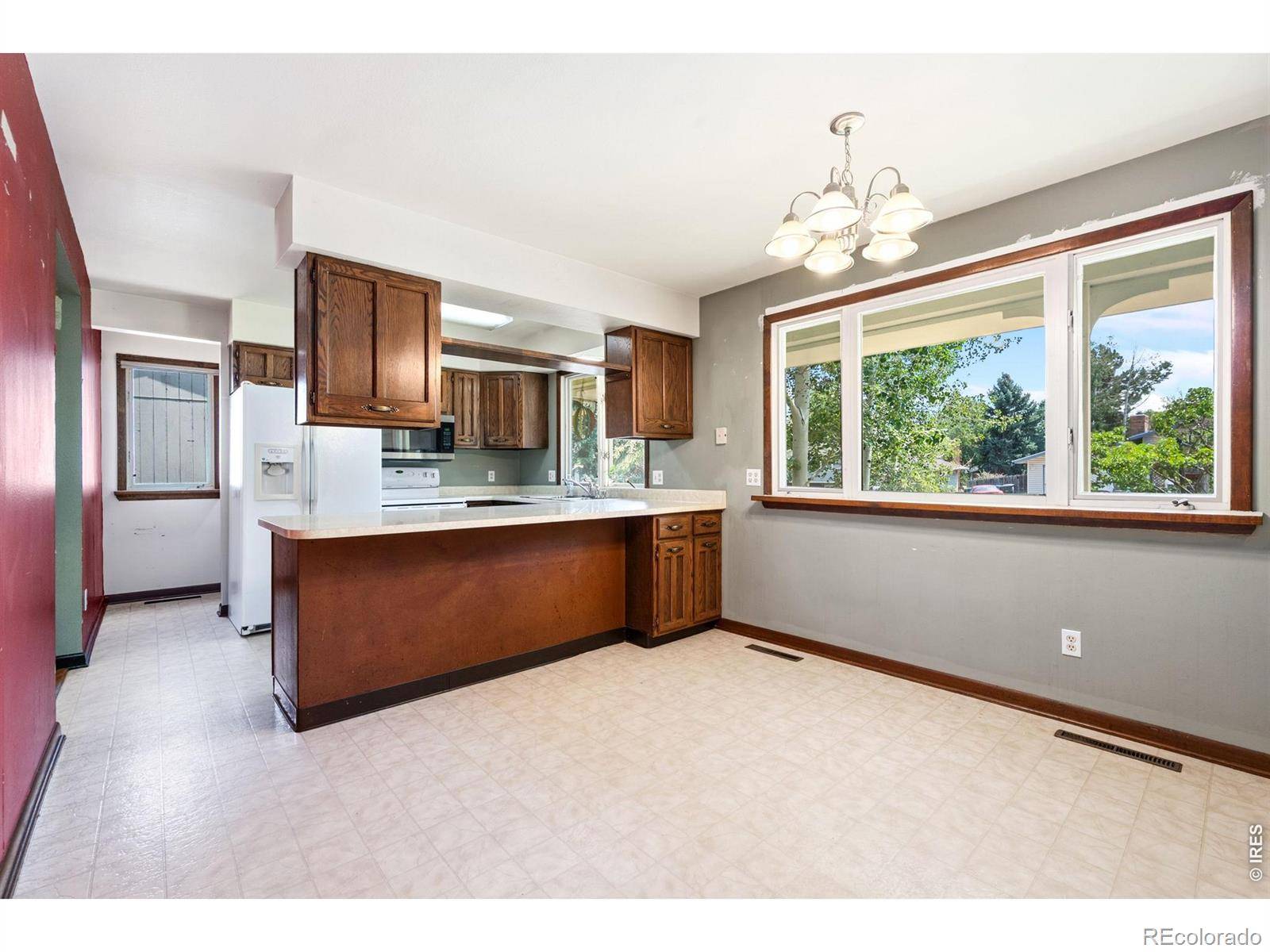 2612 Mountain View AVE, Longmont, CO 80503