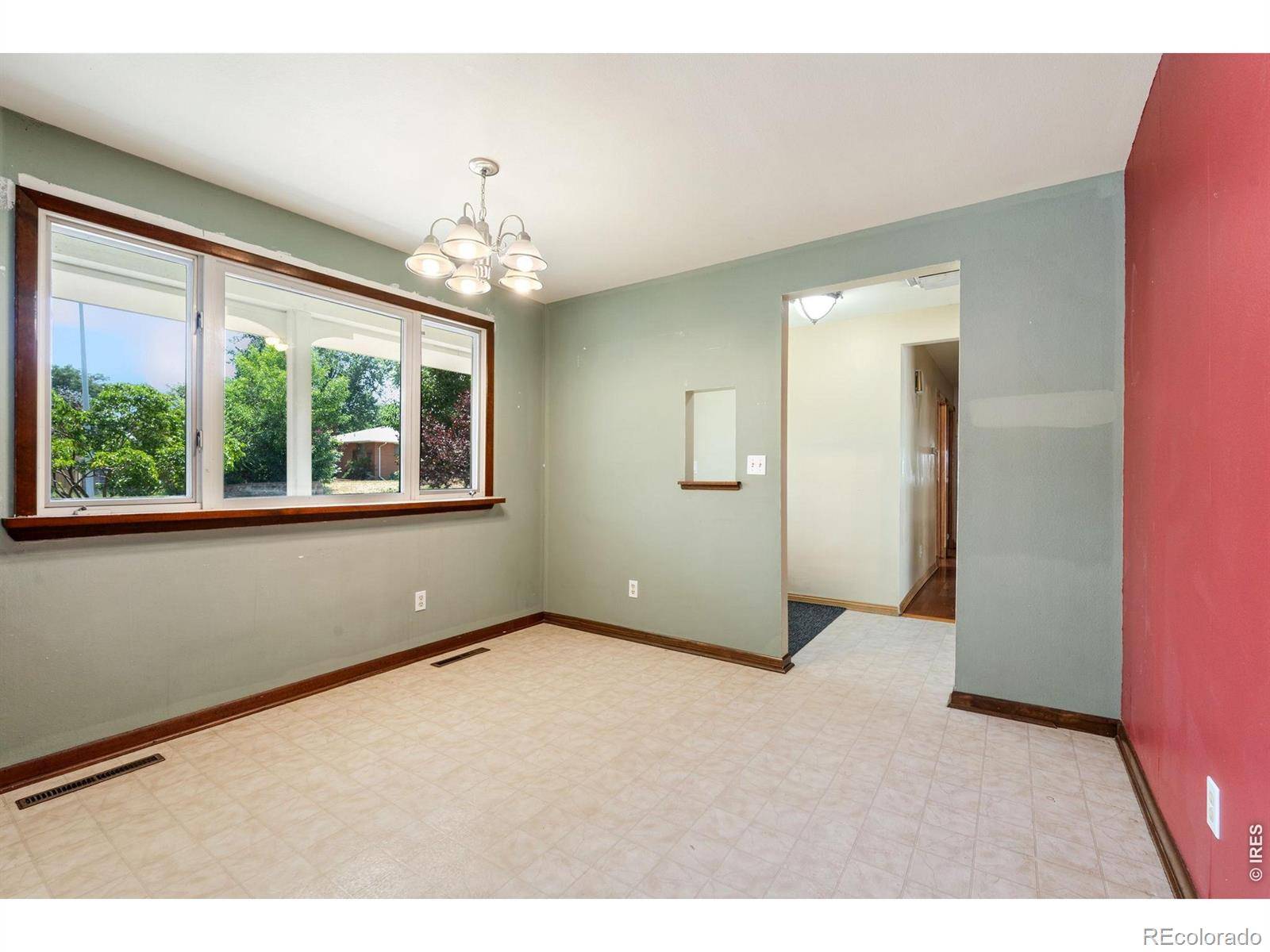 2612 Mountain View AVE, Longmont, CO 80503