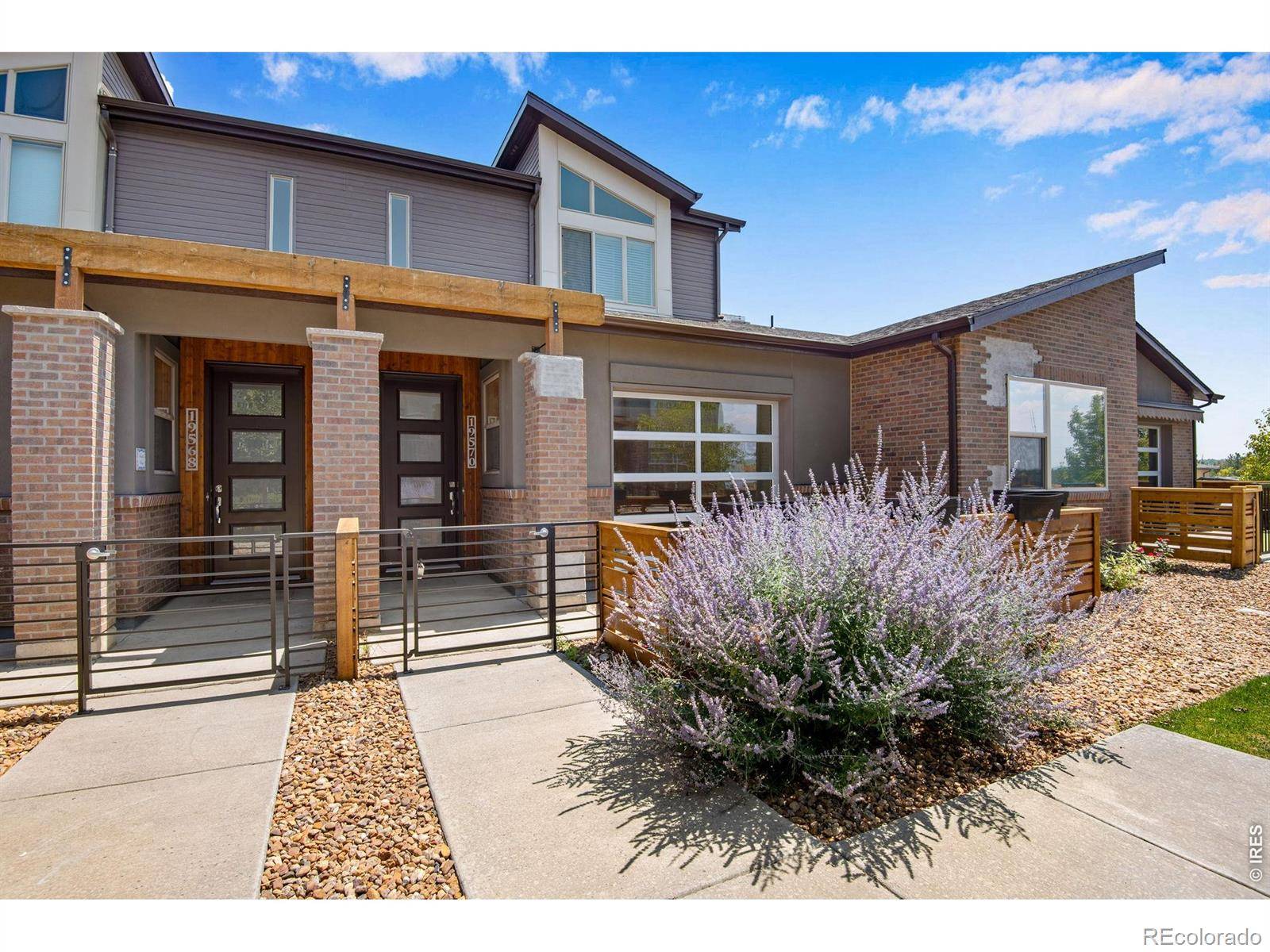 19570 E Sunset CIR, Aurora, CO 80015