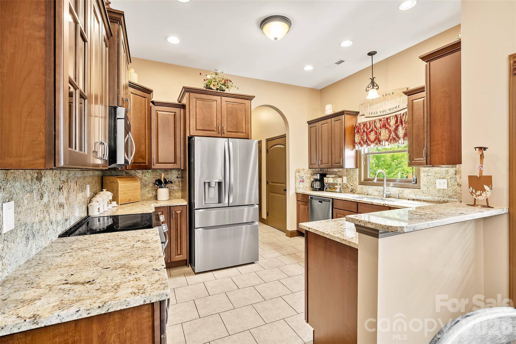 25 Ocaso DR, Asheville, NC 28806