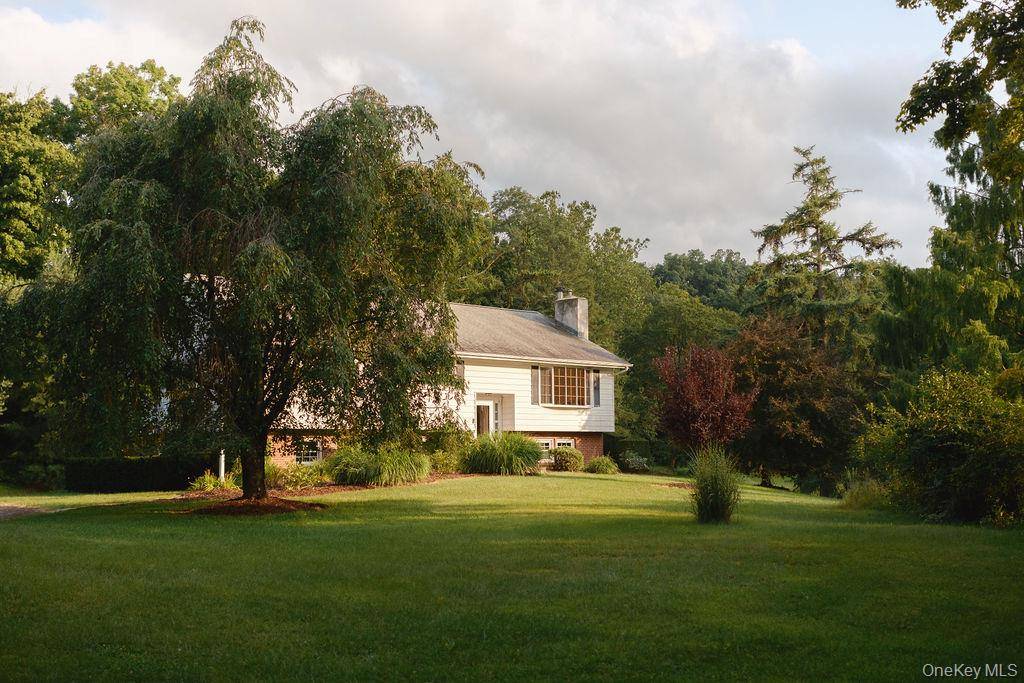 376 Nine Partners RD, Clinton Corners, NY 12514
