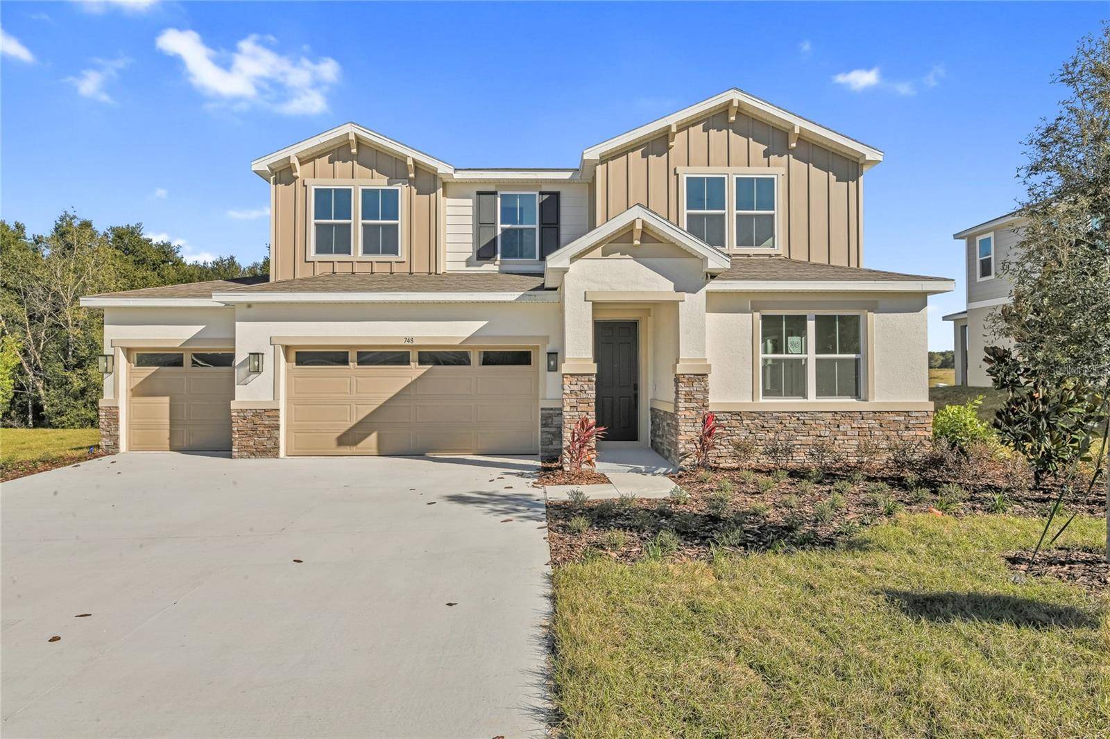 748 WEKIVA RIDGE DR, Mount Dora, FL 32757