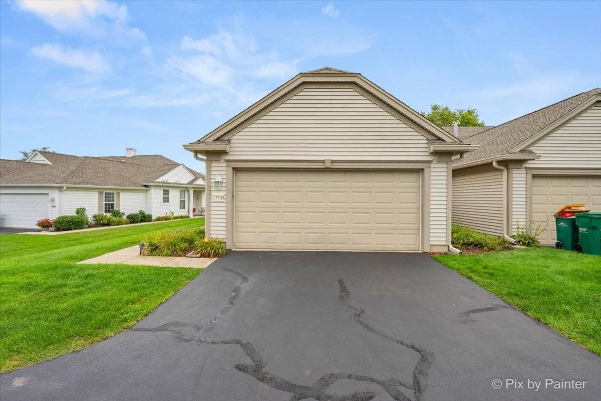 13708 BRIARGATE DR #1, Huntley, IL 60142