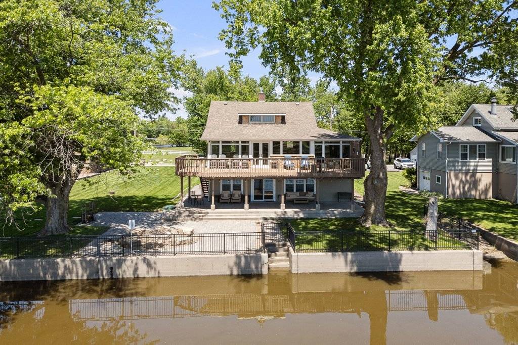 3630 N Shore DR, Moline, IL 61265
