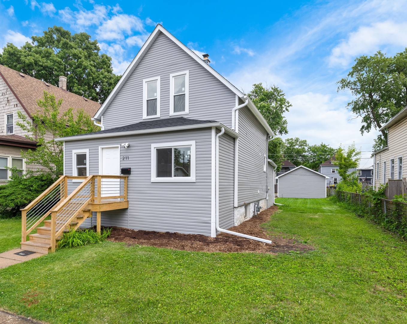 211 S 9th AVE, Maywood, IL 60153
