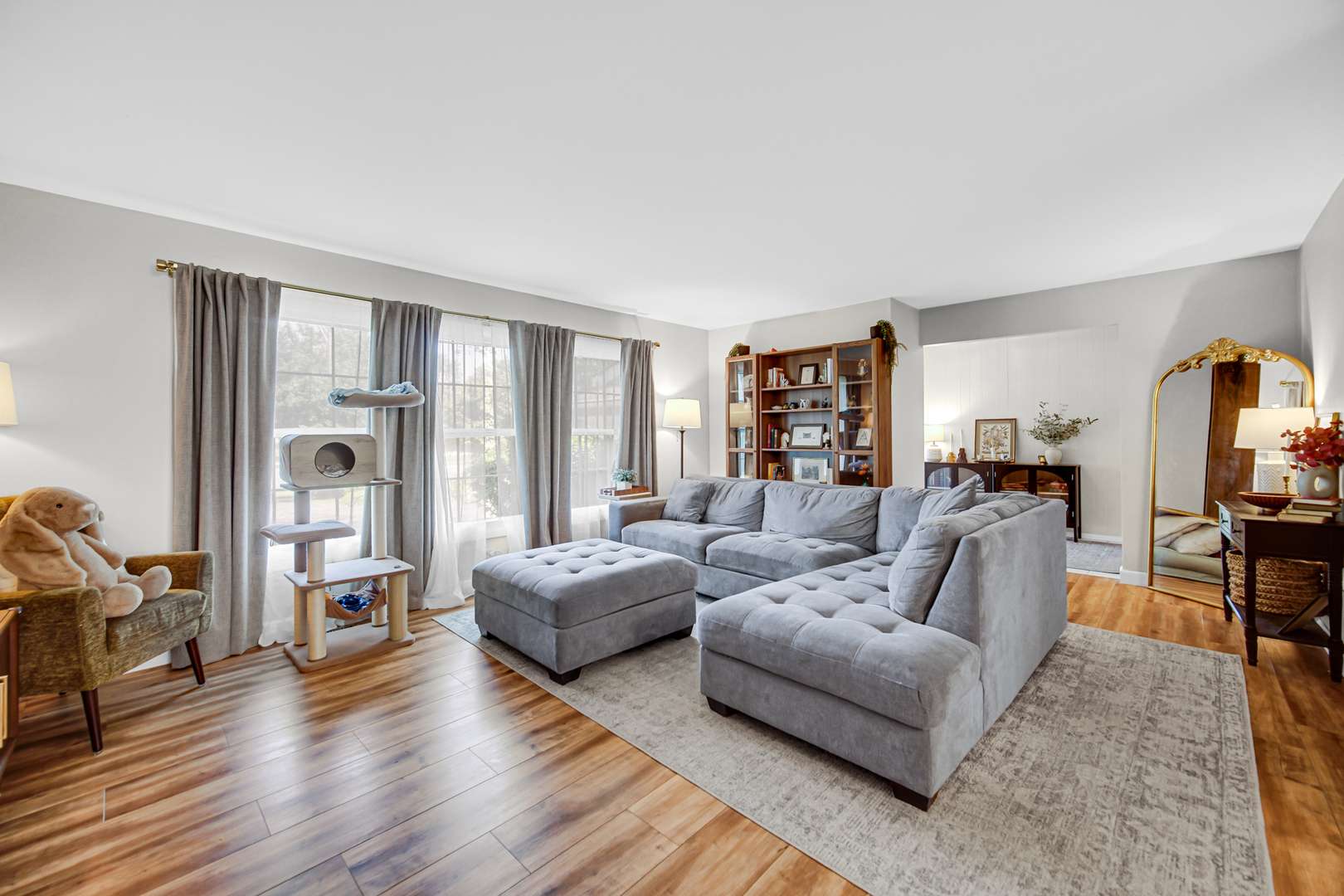 3010 N Kennicott AVE, Arlington Heights, IL 60004