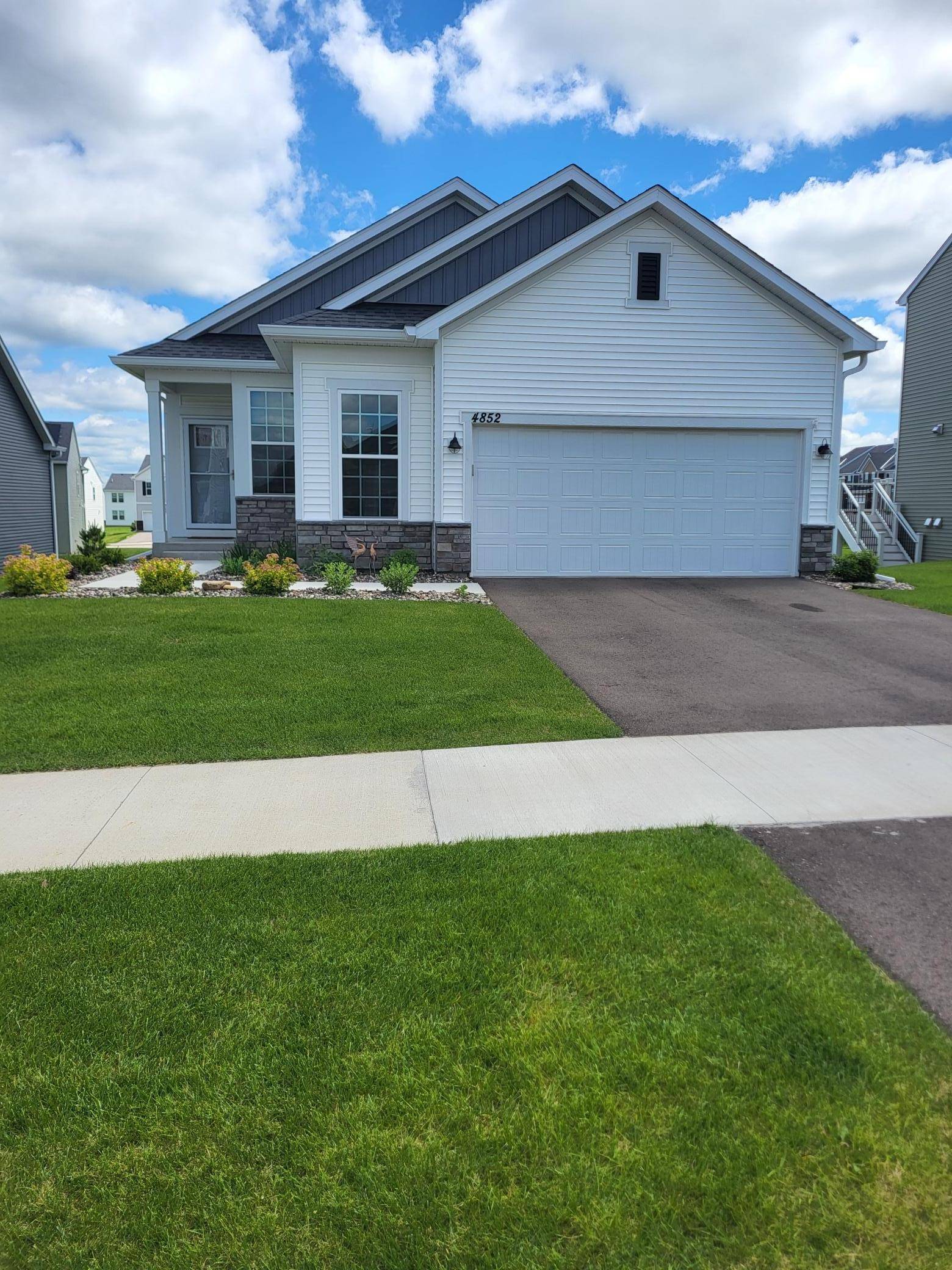 4852 Airlake DR, Woodbury, MN 55129