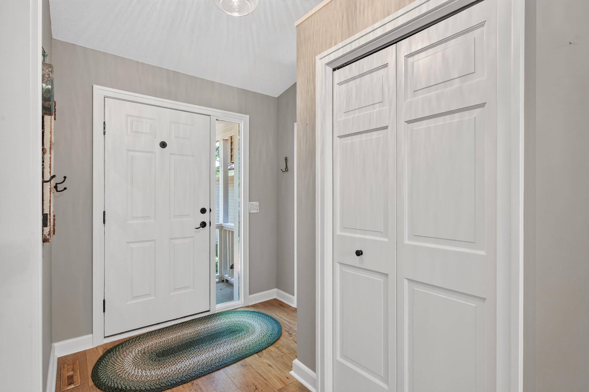 15165 Dartmoor CT, Rosemount, MN 55068