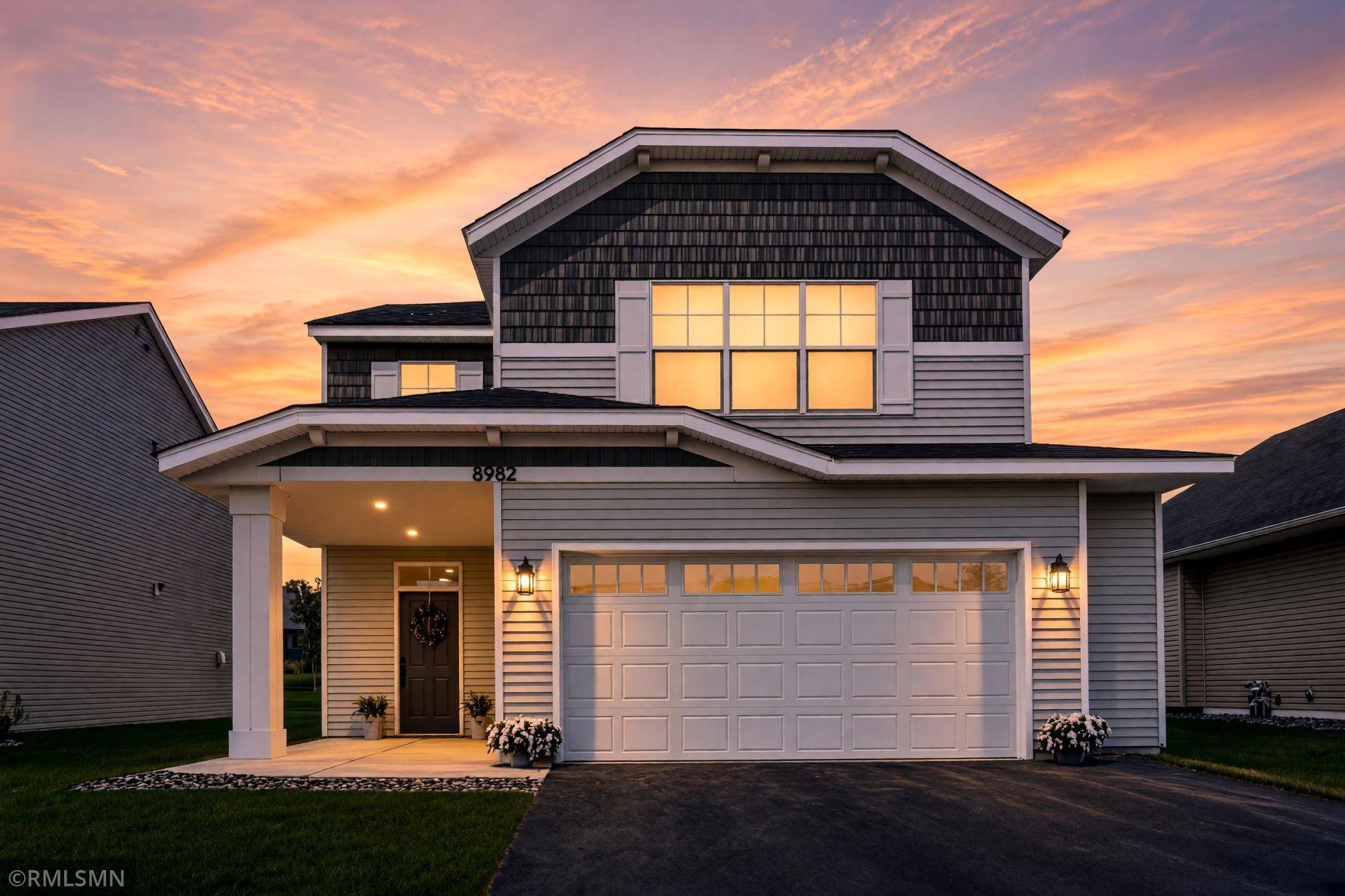 8982 Parkview CIR, Chisago City, MN 55013