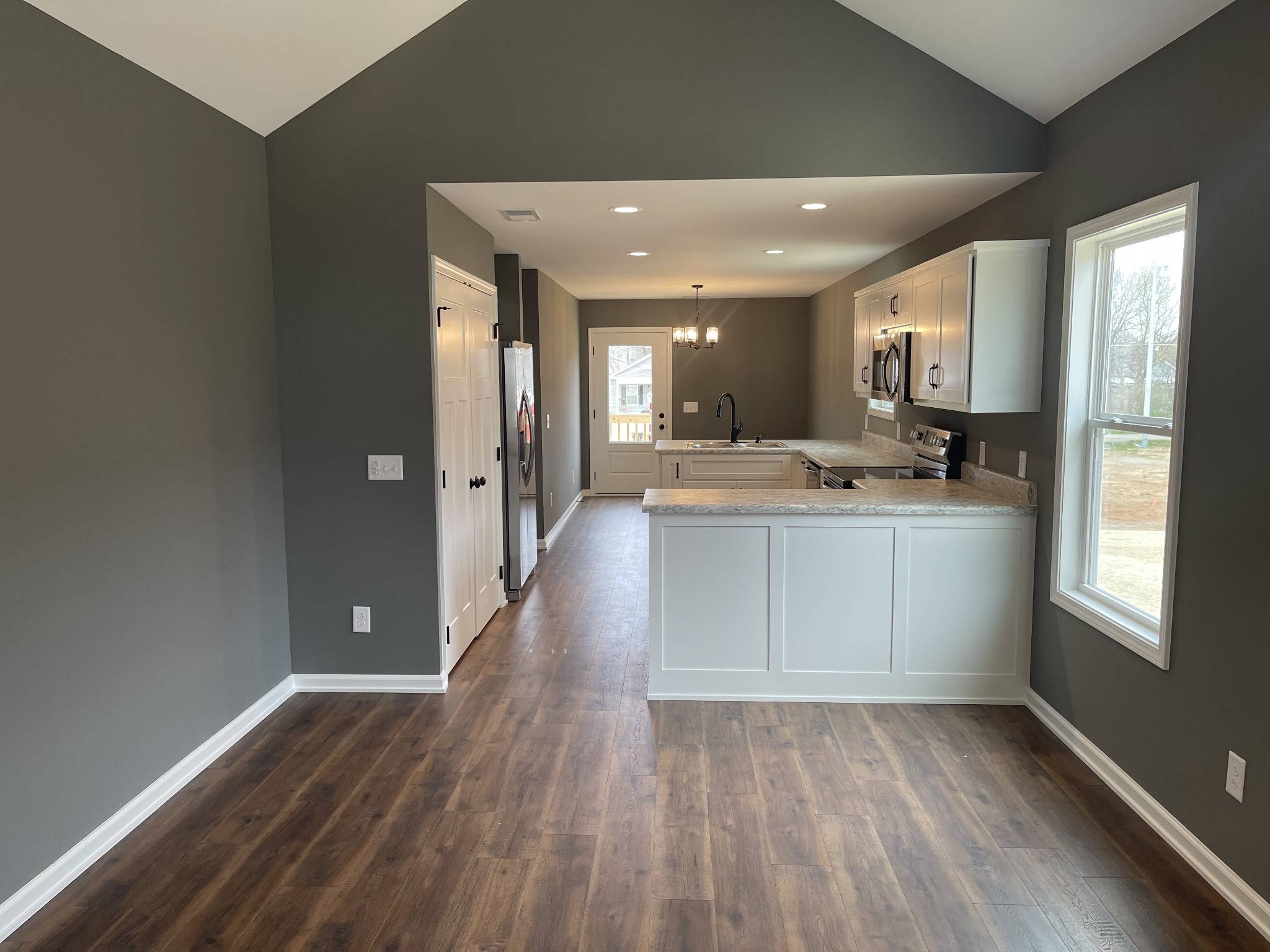 405 Church St, Portland, TN 37148