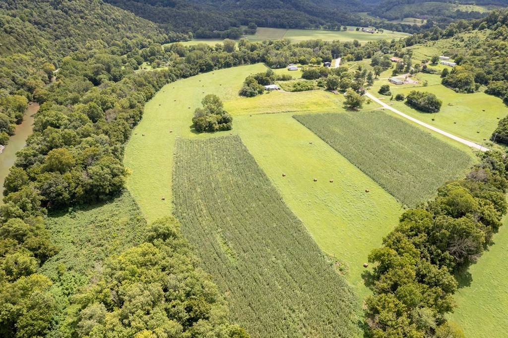 12493 Dodson Branch, Gainesboro, TN 38562