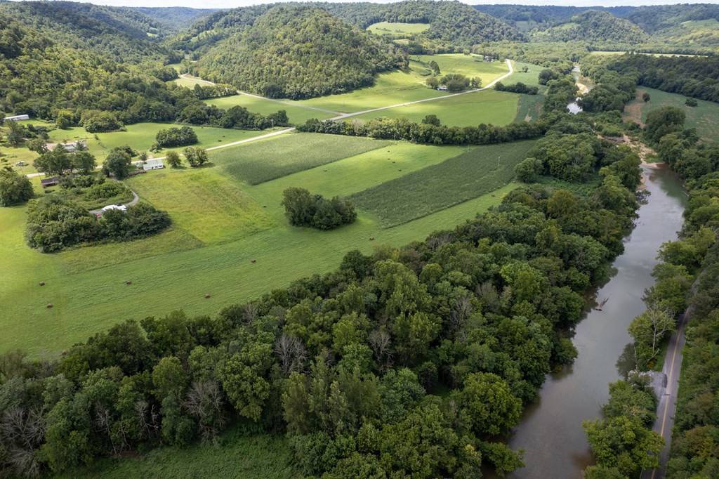 12493 Dodson Branch, Gainesboro, TN 38562