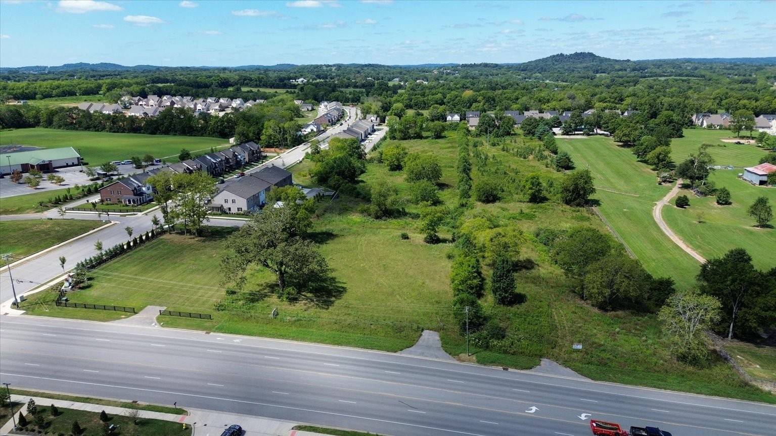 1677 Greenlea Blvd, Gallatin, TN 37066