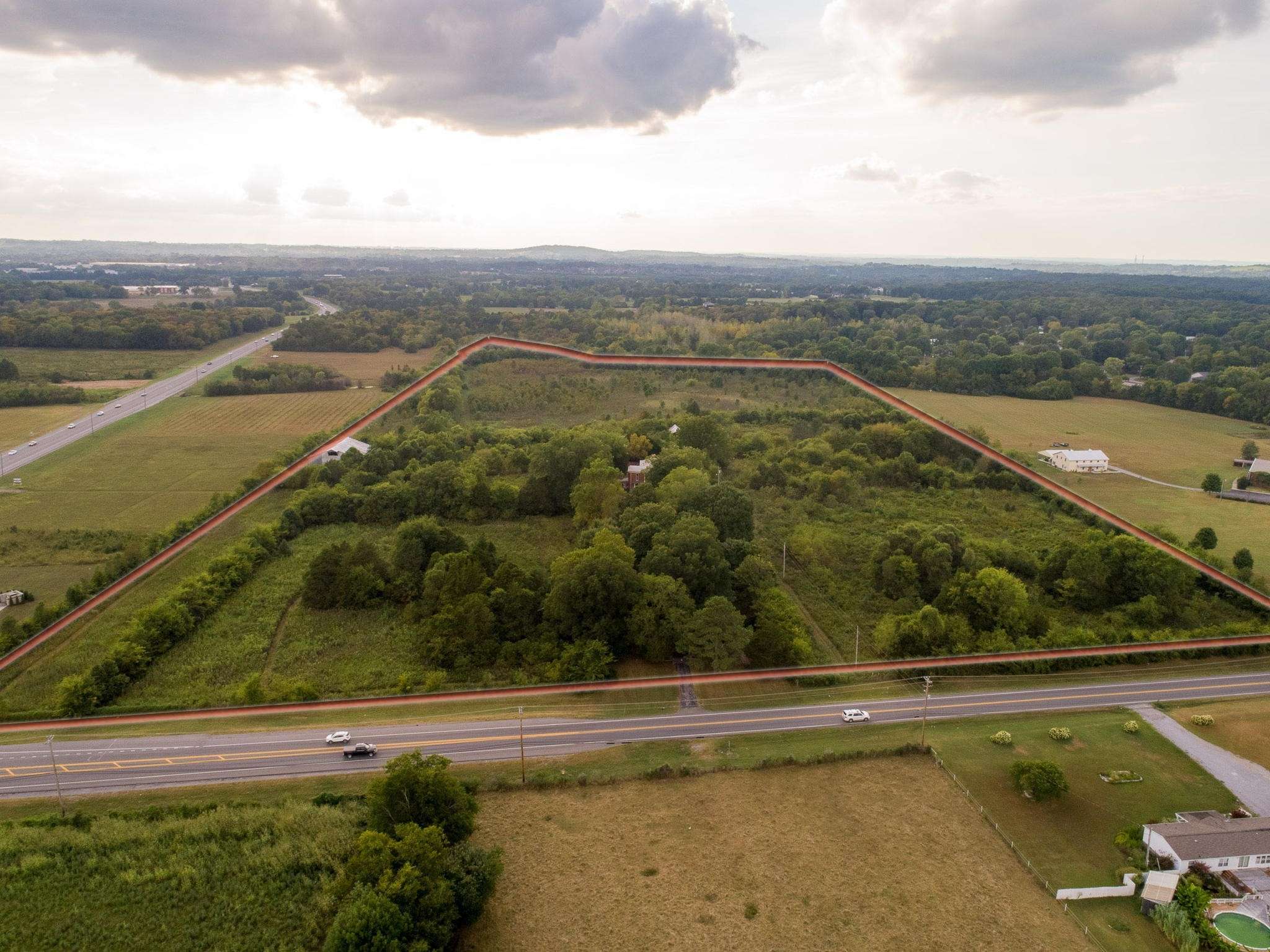 2070 Hunters Point Pike, Lebanon, TN 37087