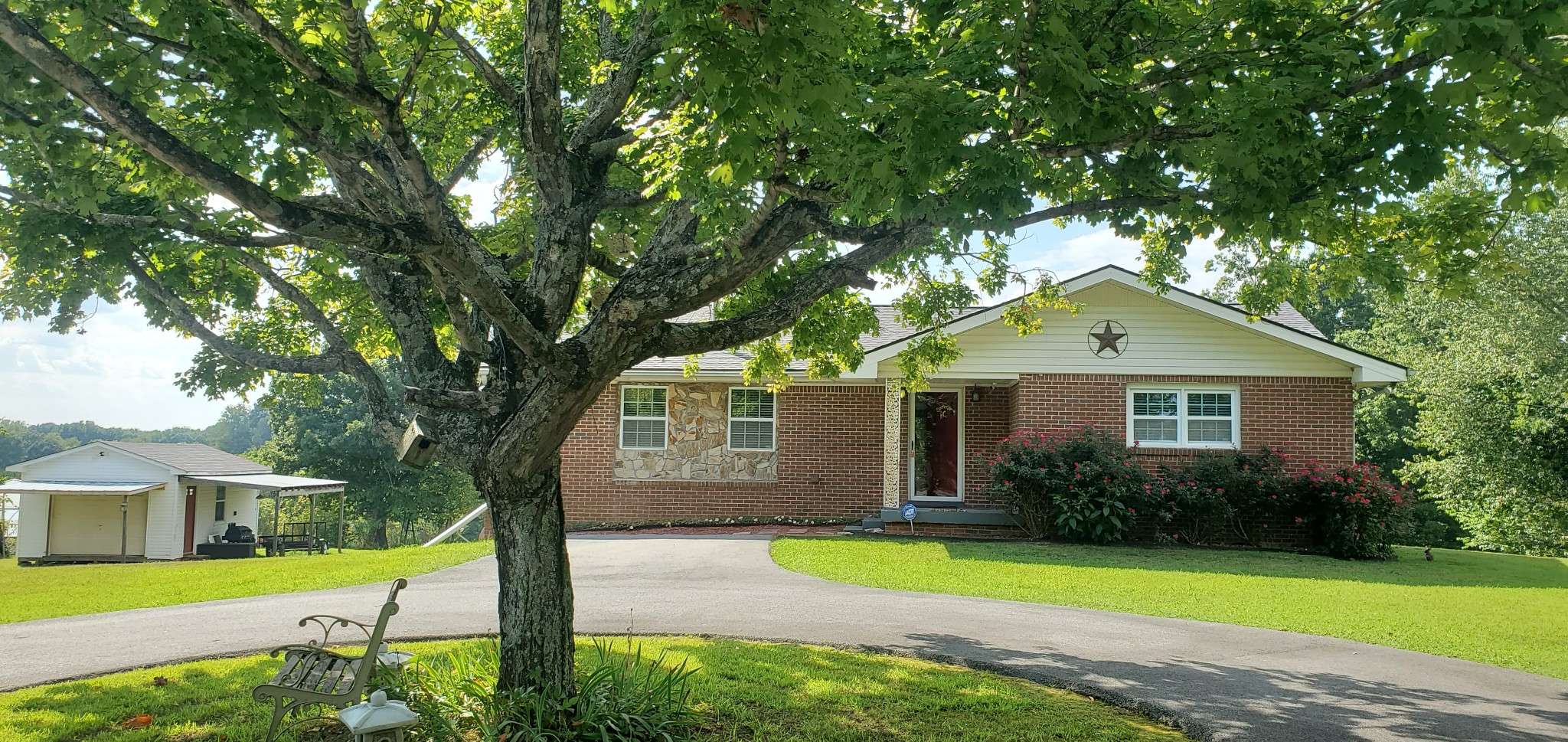 7690 Barnhill Rd, Primm Springs, TN 38476