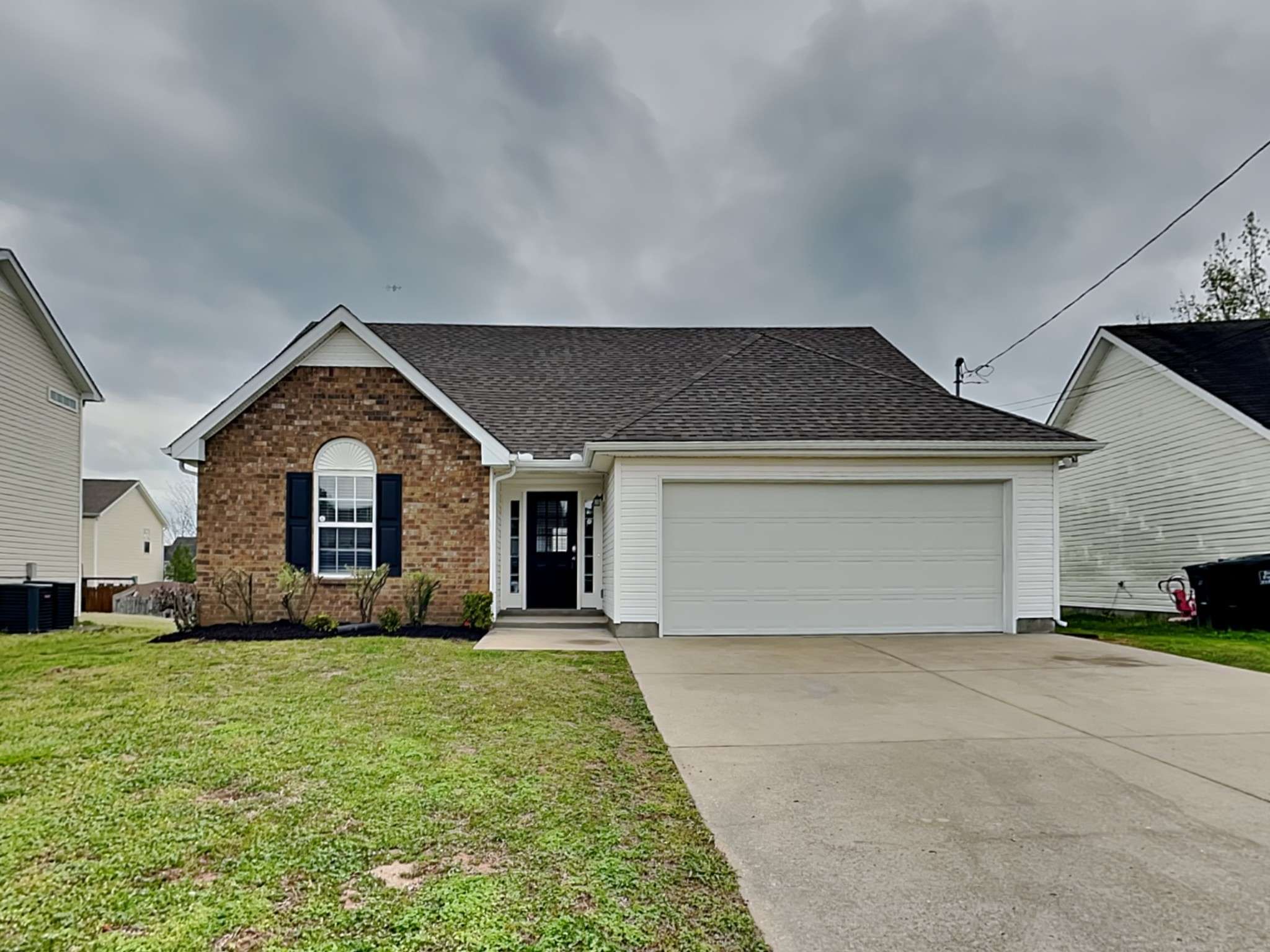 1233 Shannon Ln, La Vergne, TN 37086