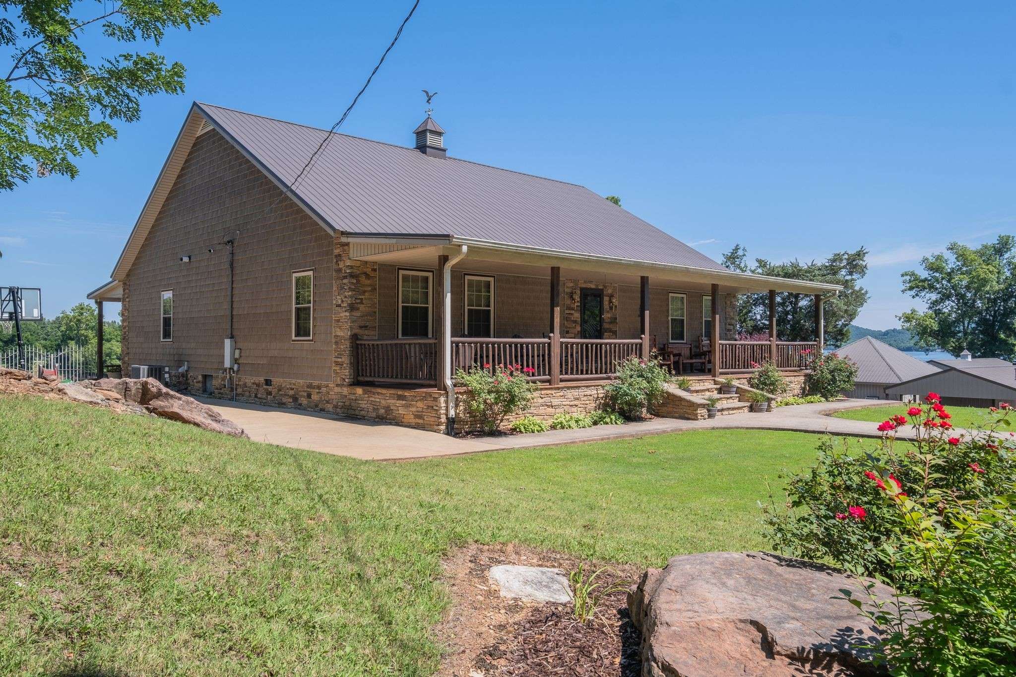 351 New Era Landing Rd, Linden, TN 37096