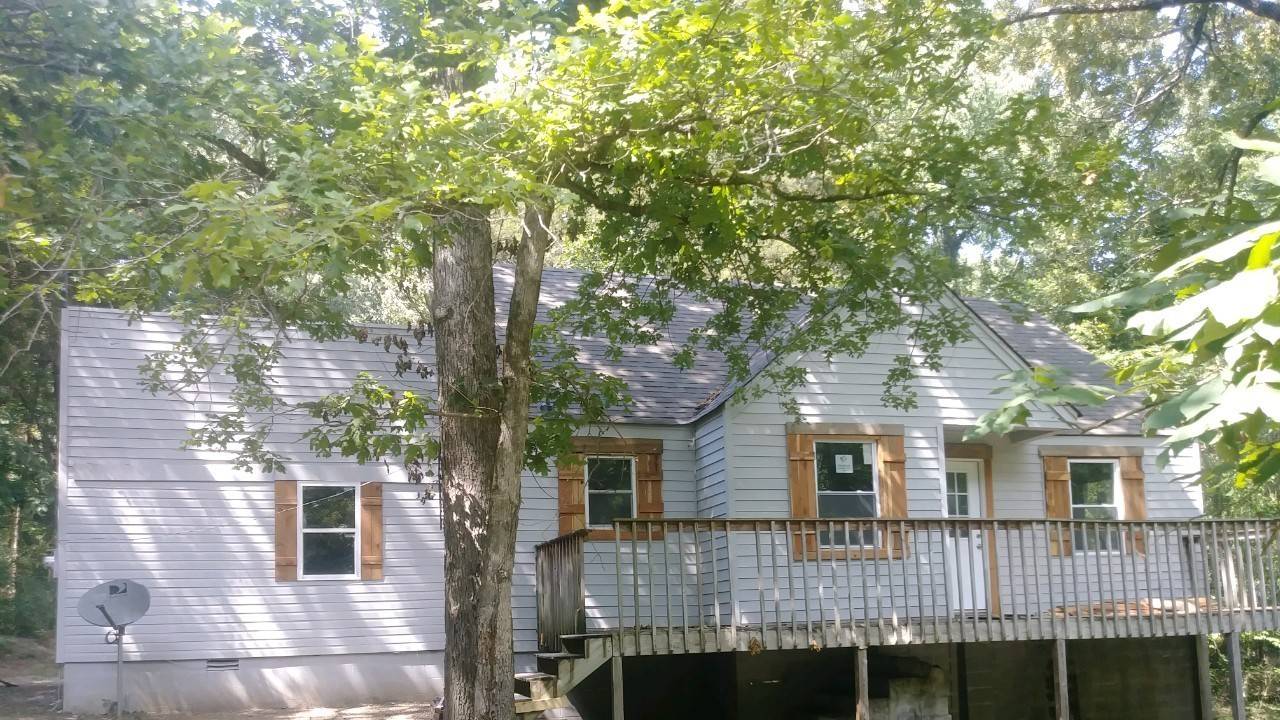 1040 Overlook Dr, Ashland City, TN 37015