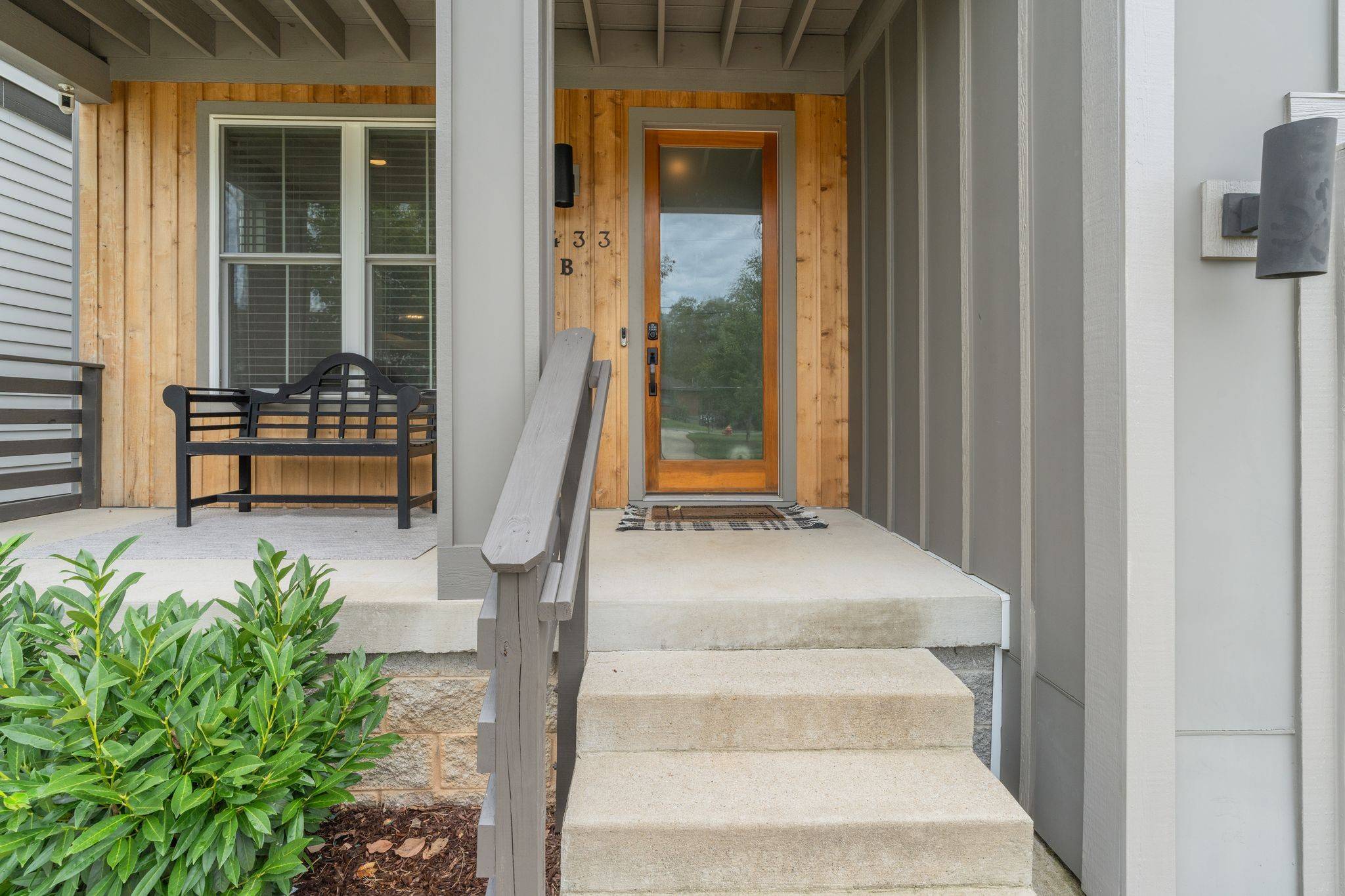 2433B Chapman Dr, Nashville, TN 37206