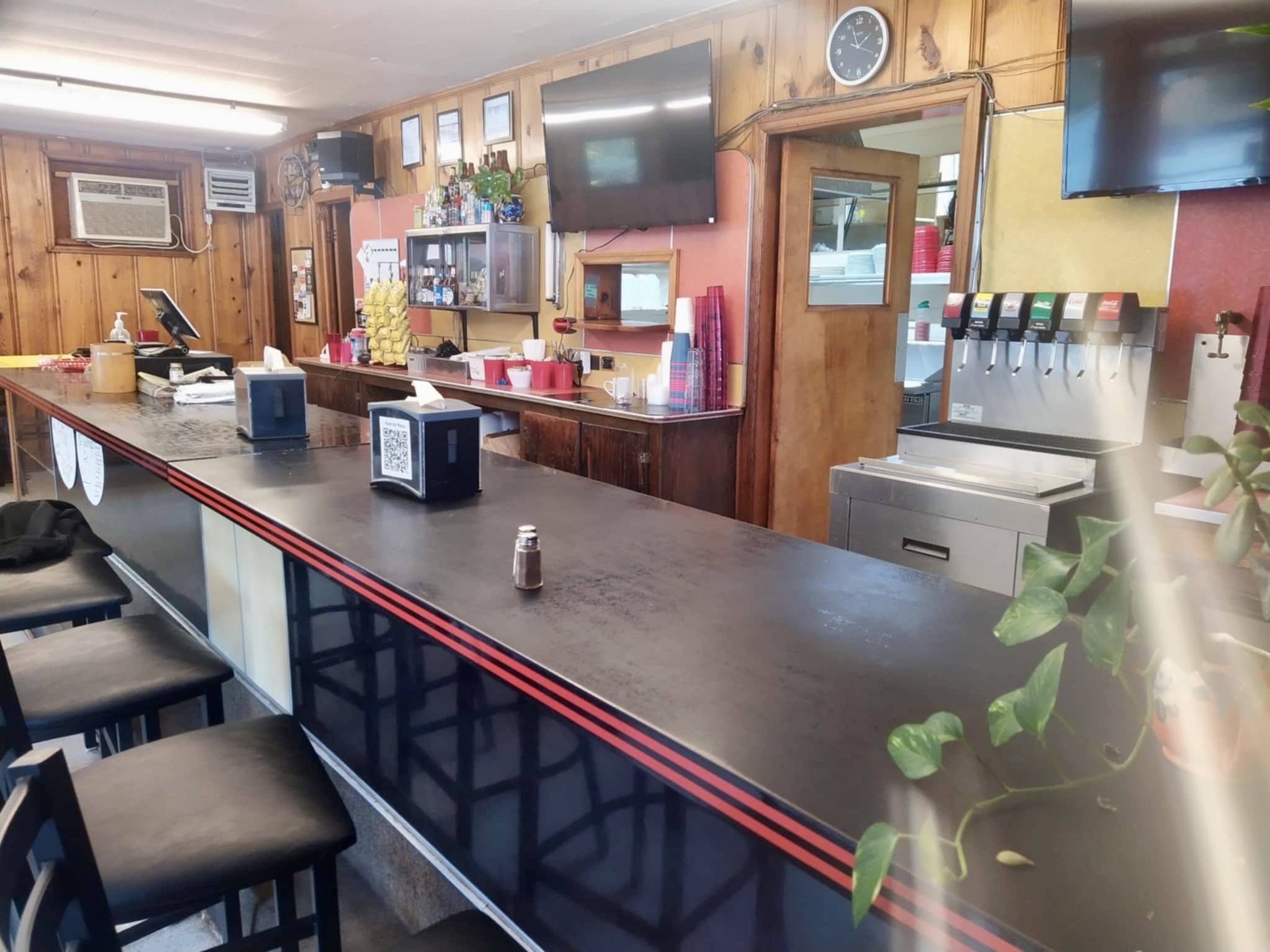 437 W Main St, Waverly, TN 37185