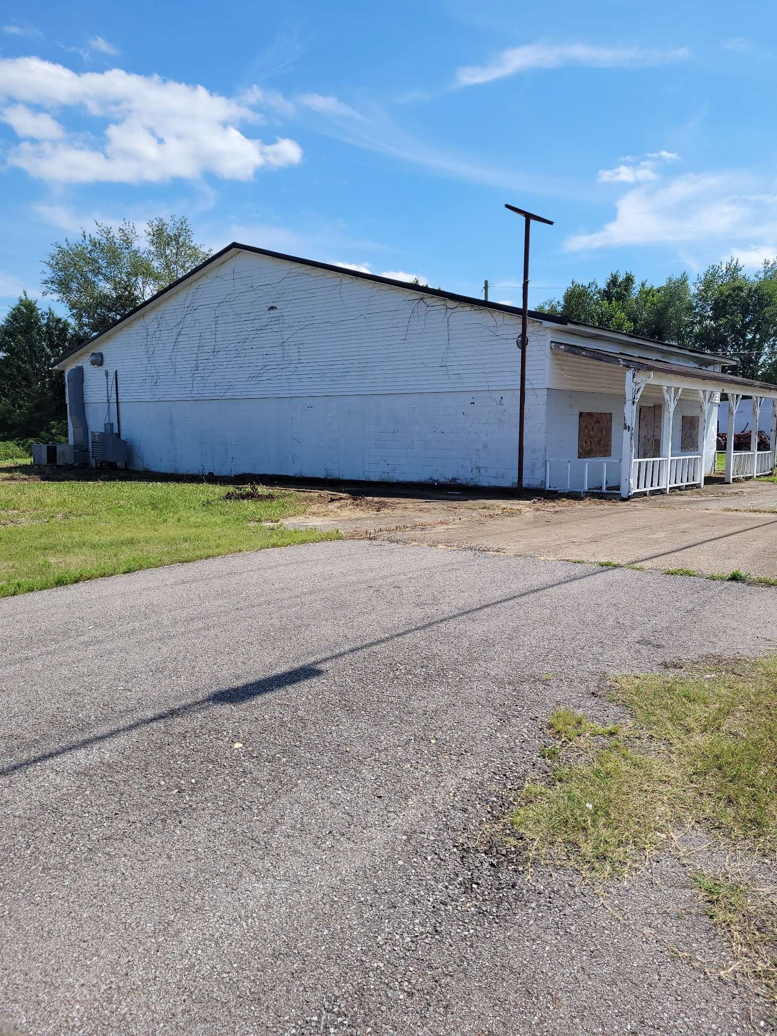 2816 Highway 43 #S, Leoma, TN 38468
