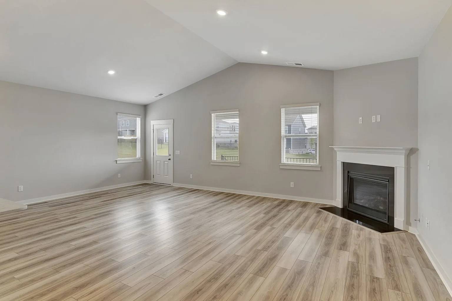 861 Nightingale Ave, Hendersonville, TN 37075