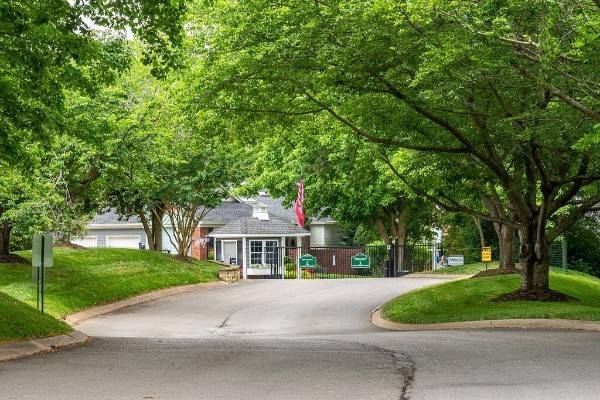 231 Green Harbor Rd #113A, Old Hickory, TN 37138