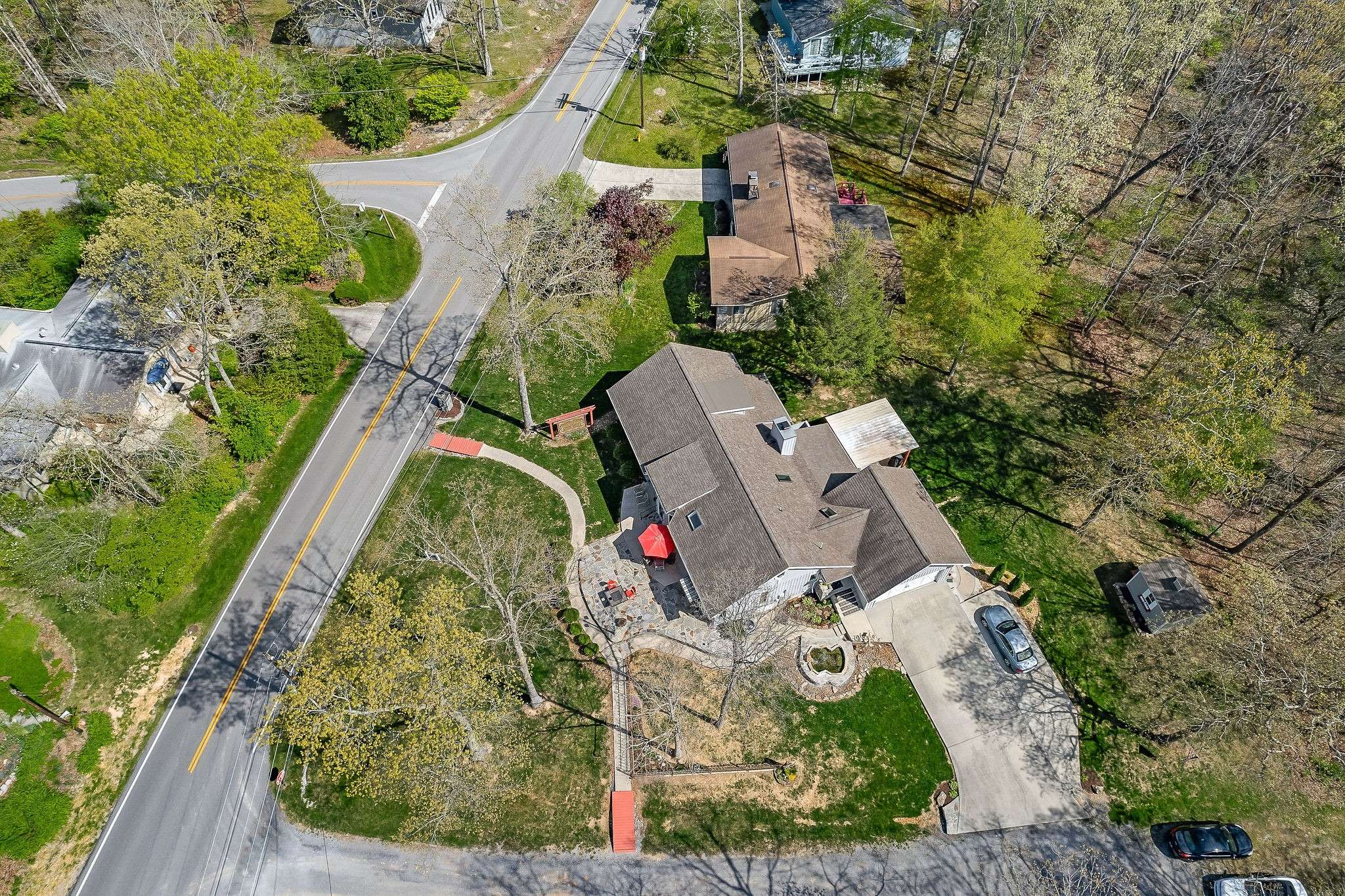 304 Saint George Dr, Crossville, TN 38558
