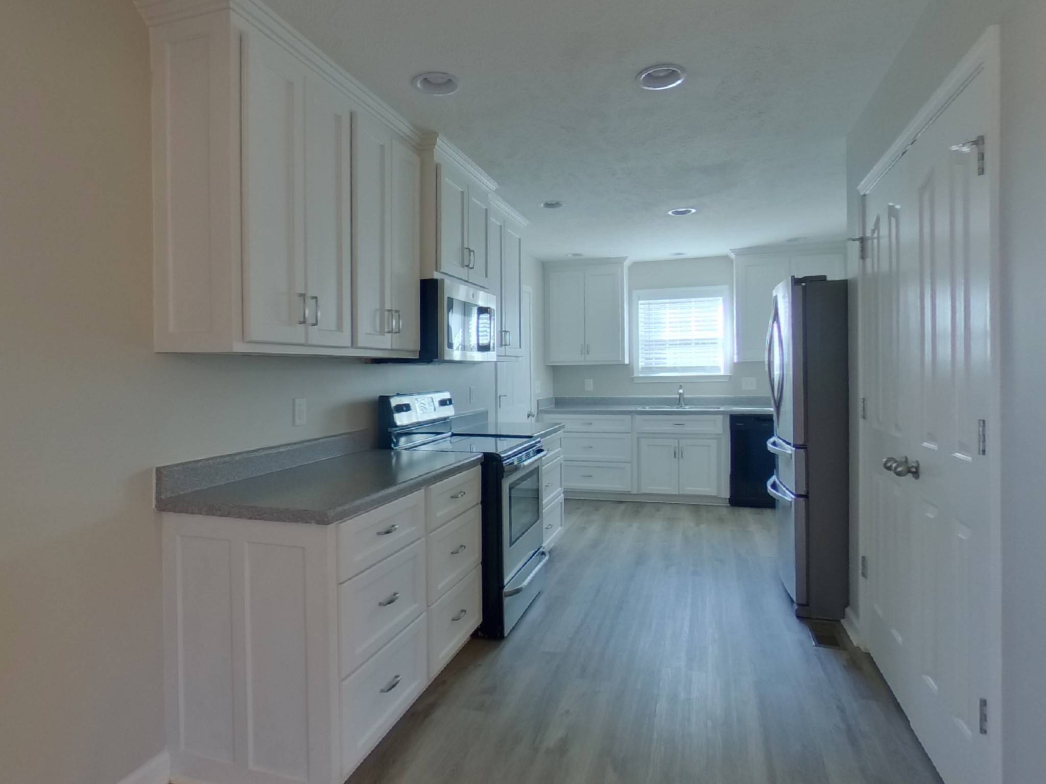 1858 Lakin Ln, Columbia, TN 38401