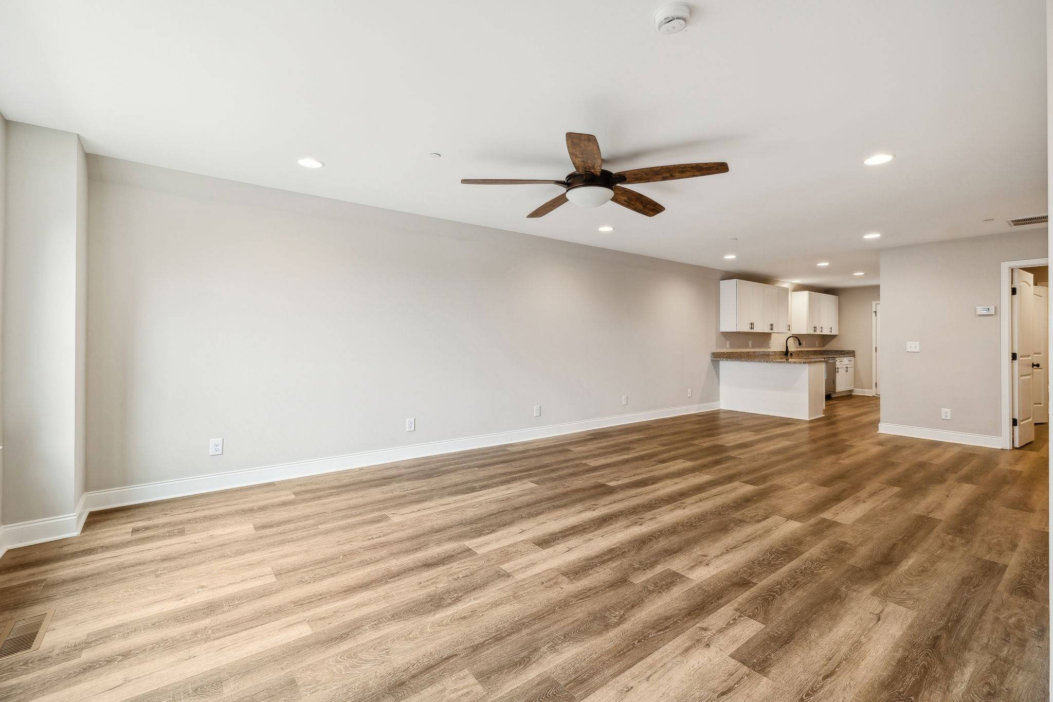 122 W Broad St, Smithville, TN 37166