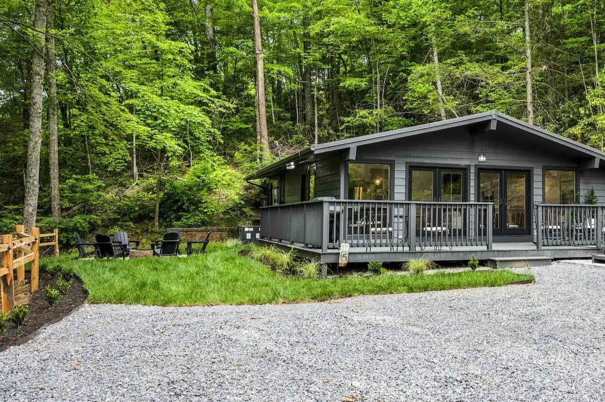 1137 Old Cartertown Rd, Gatlinburg, TN 37738