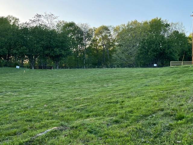 3 Peninsula Edge Dr, Smithville, TN 37166