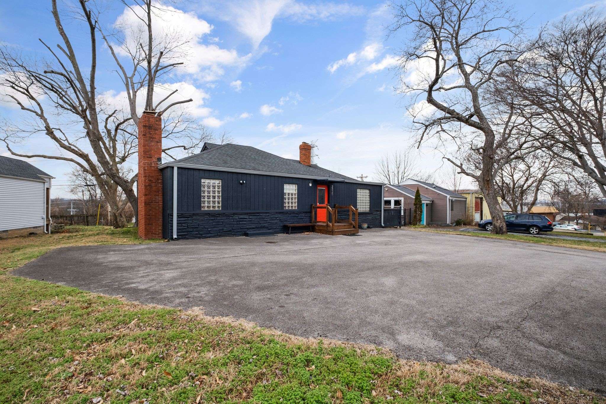 2825 Azalea Pl, Nashville, TN 37204