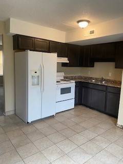1044 Pembroke Rd #30, Oak Grove, KY 42262