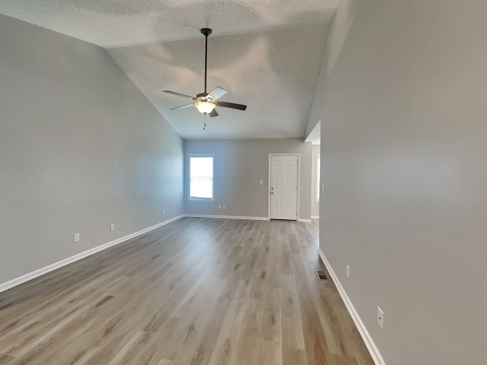 232 Grassmire Dr, Clarksville, TN 37042