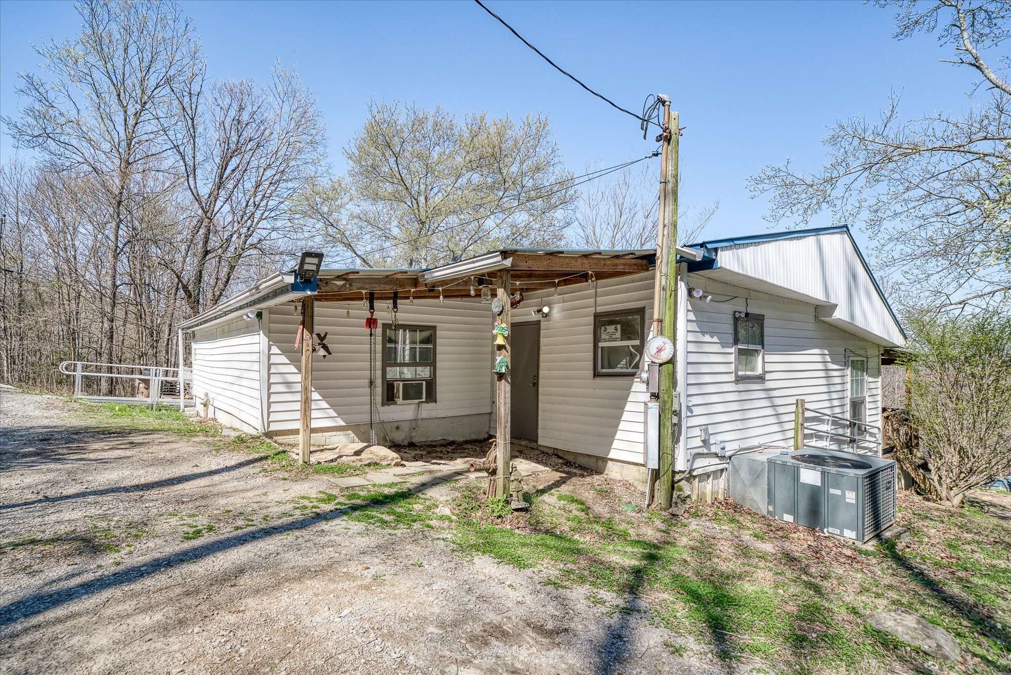 618 Old Baker Mountain Rd, Spencer, TN 38585